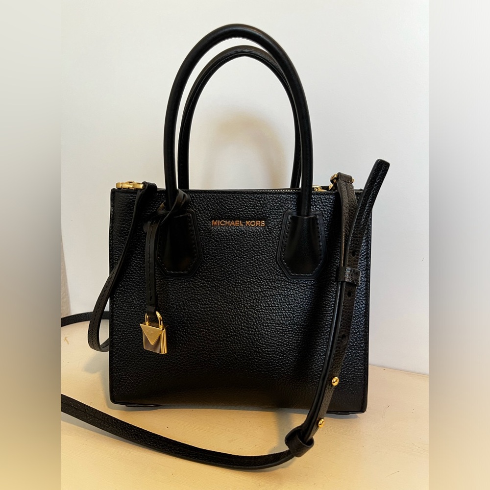 Michael Kors "Mercer Medium" crossbody